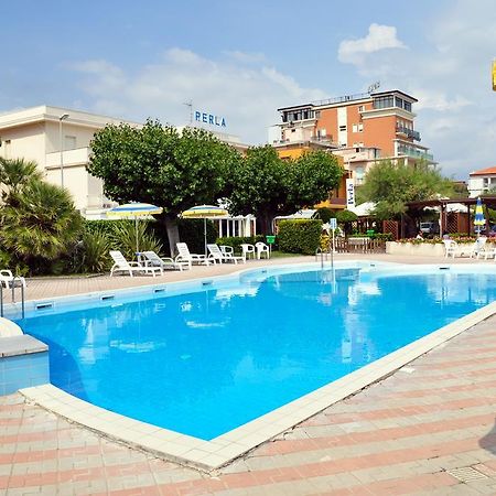 Hotel Perla セニガッリア エクステリア 写真